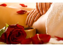 カリタス(CARITAS Total Beauty Esthetic Salon)の雰囲気（お体の疲れに合わせたOrganicアロマで全身極上マッサ-ジ★）