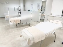 シーボン 鹿児島店の雰囲気（明るく広々とした開放的なサロン空間。初めての方も通いやすい）