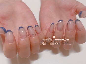 リル(RIRU)/ネイビーフレンチネイル