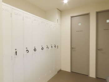 リバイブウーマン(Revive Woman)/ロッカールーム&シャワールーム