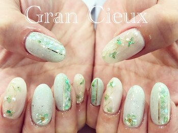 クアトログランシュ 青葉台(QUATRO×GranCieux)/グリーンシェルネイル