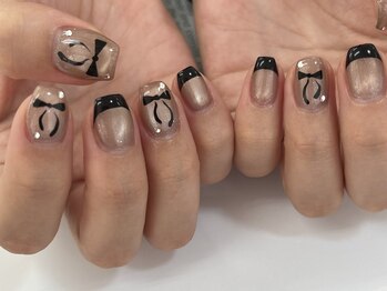 ニンニ(ninni)/フレンチ&チェックネイル