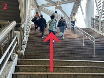 プラチナムドール 天王寺店(PLATINUMDOLL)/2.階段を登る