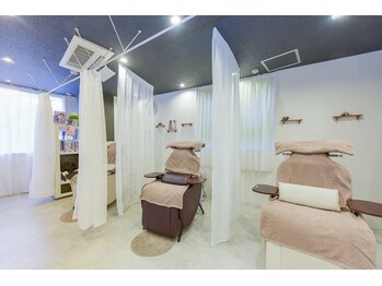 アロアロ 堺東店(ALO ALO)/エクステ専用チェア導入