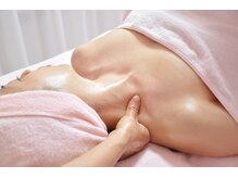 エステティックサロン オン(on)の雰囲気（アロママサージで蓄積したコリを徹底的にほぐし疲れ解消★）