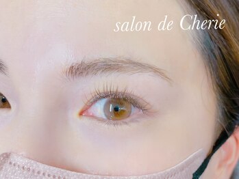 サロンド シェリー(salon de Cherie)の写真/お顔のパーツバランスを見た、オーダーメイド型マツエクで自分史上最高の目元美を！自然かつ華やかに♪