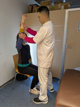 シナプス整体院 北さん/肩への施術