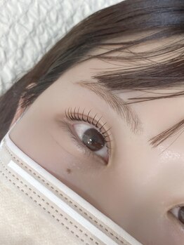 リル(Lill)の写真/束感もフワフワもモテ可愛まつげはLillにお任せ◎誰もが羨むモテ可愛い目元に♪自然な仕上がりで目力もUP☆