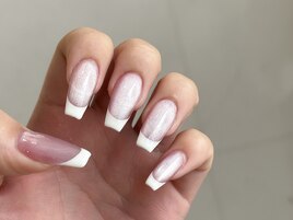 白フレンチ×マグネットネイル