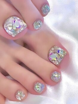 キレイエ ネイルズ(KIREIE NAILS)の写真/ハンドネイルができない方にもオススメ◎サンダルから覗く指先を美しく仕上げます！魅せたくなる素足に♪