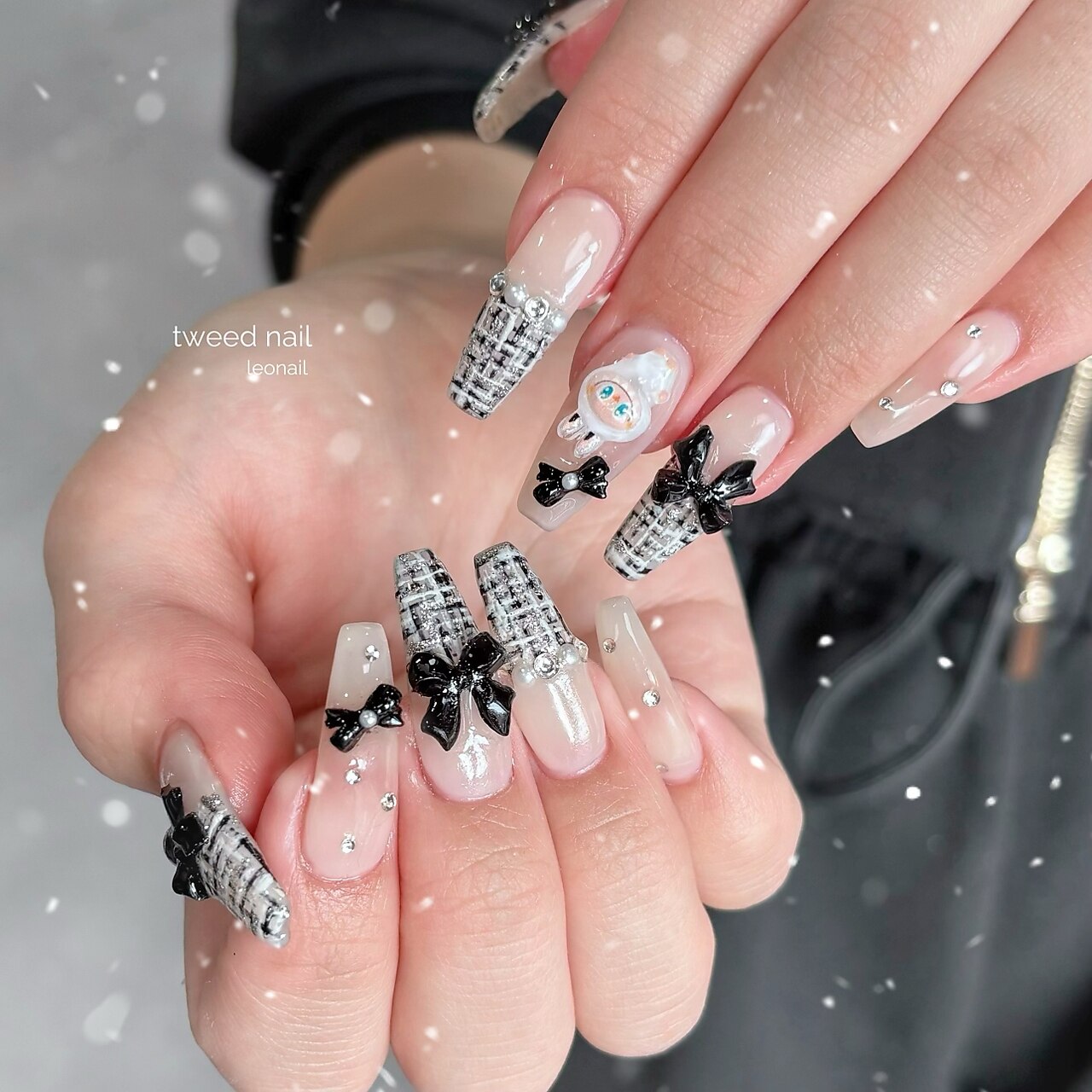 2025年-2026年冬トレンド】ブラック ロングのネイルデザイン集｜人気順