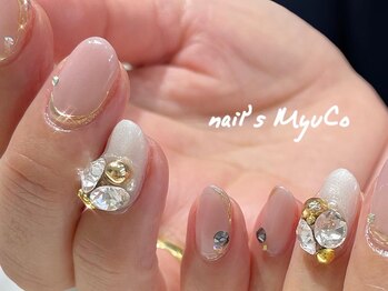 ネイルズミューコ(nail's MyuCo)/両手にビジューネイル