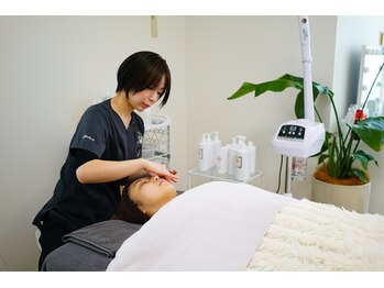 ユカリス(Yu.charis)/REVIハーブピーリング施術工程♪