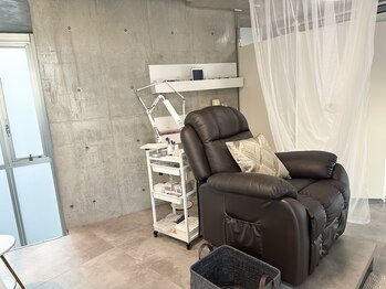 ルーモス 北堀江店(Lumos)/まつげ施術スペース/広々店内