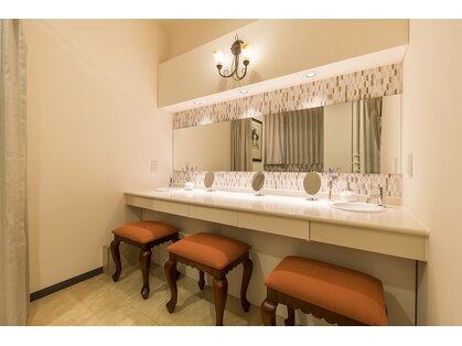 キャロリーヌ新宿店の写真