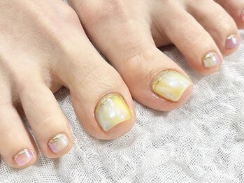 ネイル シスター(nail sister)の写真/【魅せる足先に♪】お仕事柄ハンドができない方にもおすすめ◎トレンドを取り入れたデザインで気分UP☆