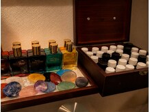 りふぁいんの雰囲気（アロマオイルは30種類の中からカラーセラピーを利用して選びます）
