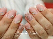 スタイリッシュネイルズ(Stylish Nails)/ピンクのワンポイントヒョウ柄