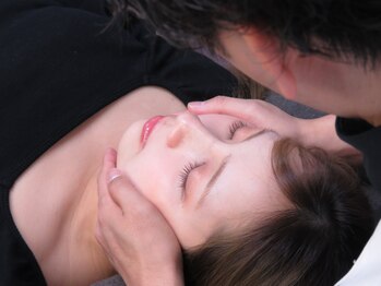 アベックトア(Avectoi)/顔の歪みとむくみ解消で小顔に