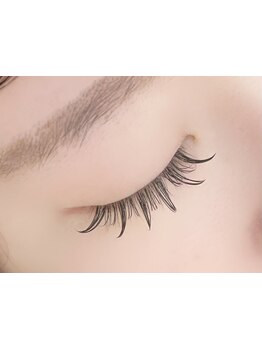 特別な日に合う華やかな目元にしたい