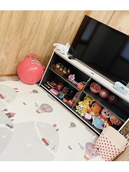ニコ アイラッシュ ビューティーラウンジ(nico eyelash beautylounge)の写真/《キッズスペース完備》お子様とゆったり優雅な目元ケアを☆