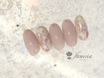 ファミリア/ラメ奥行きネイル