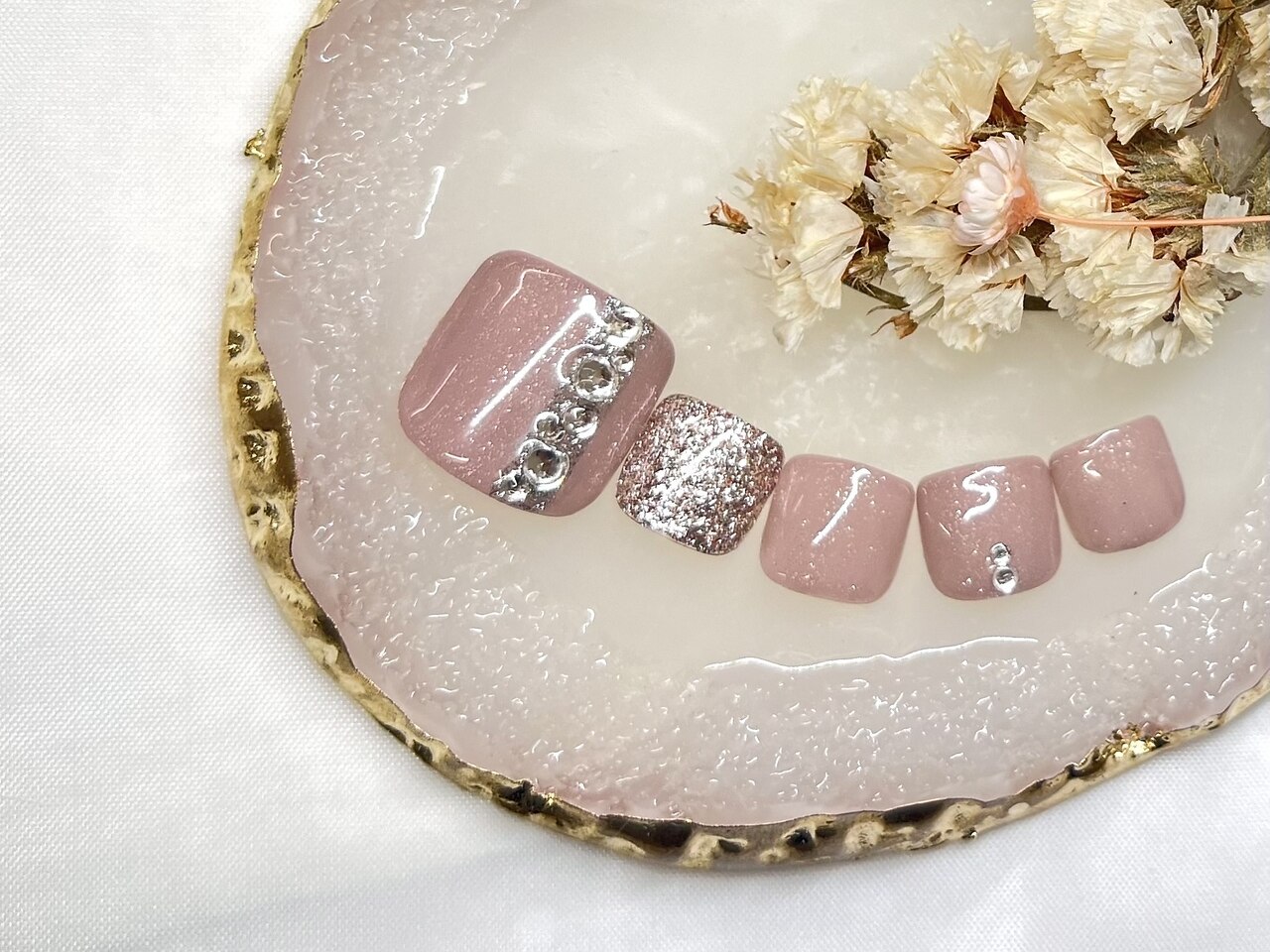 2026年冬トレンド】ブルー ラメグラデーション フットのネイルデザイン