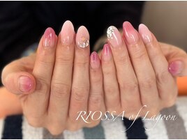 大人かわいいちゅるんネイル