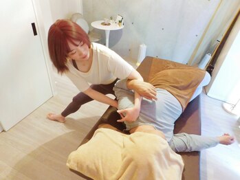 ストレッチ整体×もみほぐし【Pitretch名古屋駅】肩こり/腰痛/マッサージ/ヘッドスパの写真/【人気No.1☆90分¥12000】慢性的に凝り固まった体を解放！ぐーっと伸びる気持ち良さと体の軽さがやみつきに