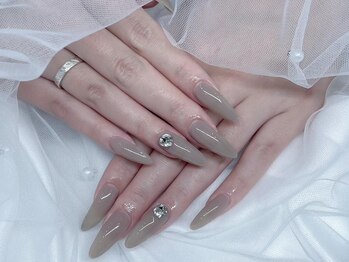 カノア(Kanoa)の写真/\美しいフォルムを再現するスカルプ、長さ出しもレベルの高い技術/縦長美爪が叶う長さ出しが人気*