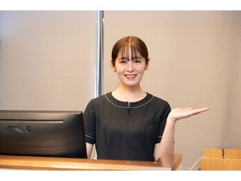 銀座リラコラ 銀座本店/明るくお出迎えエントランス