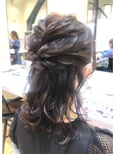 アトリエはるか 阪急神戸三宮店/ハーフアップ