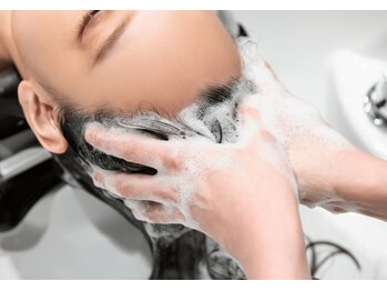 クウ 新宿店(Kuu)/マッサージシャンプー