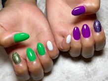 レディグリッター(Lady glitter)/グリーン&パープルアシメネイル