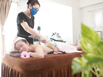 カリスティ(CHARIS.T)/脱毛の施術/背中/VIO/ワキ脱毛