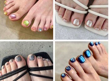 エーナイン 福住店の写真/【フットネイルで足先まで綺麗に♪】ハンドネイルができない方にもオススメ◎フットネイルで夏を楽しく♪