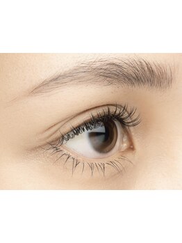 ナチュラル上品な目元にしたい