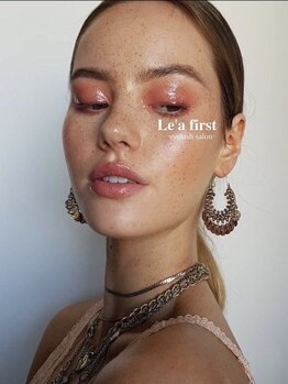 レアファースト 梅田芝田の写真/【SETで叶える◎美眉＆美まつげ】似合わせデザインのご提案もお任せ。大人女性も満足の高技術サロン!!