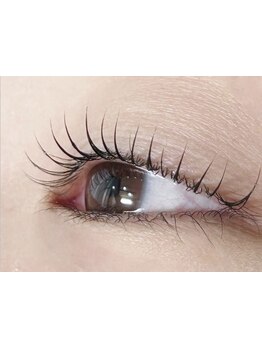 ナチュラル上品な目元にしたい