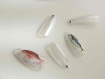 ヒュッゲ(Hygge)/光る魚ネイル