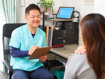 名古屋頭痛専門院　あすいく/カウンセリング風景