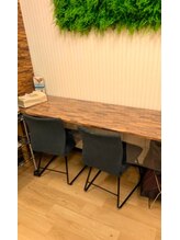 東梅田カイロプラクティック整体院/待合スペース