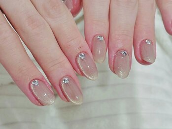 ネイルアヴァンス イオンモール和歌山店(Nail AVANCE．)の写真/[オフ込]ワンカラーorグラデ+お好きなアート4本￥6480☆オフィスネイルもAVANCEにお任せ♪ブライダルにも◎