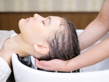 グラフィー 銀座(GRAPHY)の写真/お得なクーポン◎首肩回りの辛さにはヘッドマッサージからアプローチ♪日々の疲れを心身ともに癒しませんか