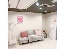 はあとねいる 一社店の雰囲気（サロン待合雰囲気）
