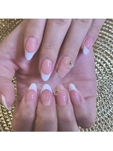 クイーン(Queen)/フレンチお花ネイル