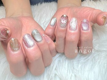 アンガット(angot.)/マグネット苺ネイル