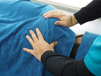 ニイミ/肩甲骨の疲れもお気軽にどうぞ♪