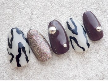 カトルナフ(quatre fois neuf)/大人のモードニュアンスネイル