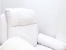 口コミで話題！【ふかふかのリクライニングチェア】で極上の睡眠を